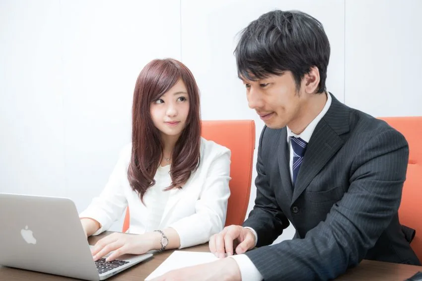 恋愛は自由じゃない?!社内恋愛を禁止する会社が嫌がる3つのリスク