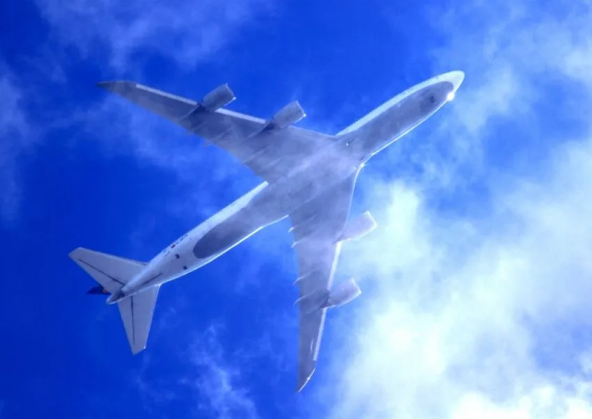 三井住友銀行で飛行機を買って節税できるだと？！タックスリースの仕組とリスク
