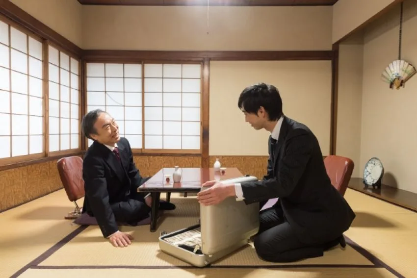 紹介料を現金で要求されたが果たして我が社はどう対応すべきか