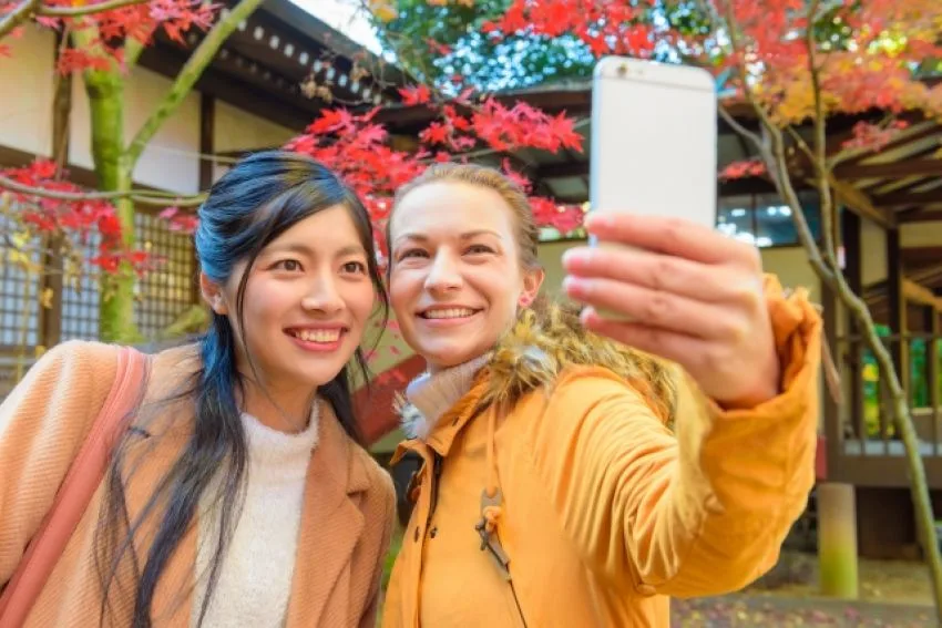 不便なのに楽しい?撮影した画像が3日後にしか見えないアプリ「グダック」が大ヒットした理由